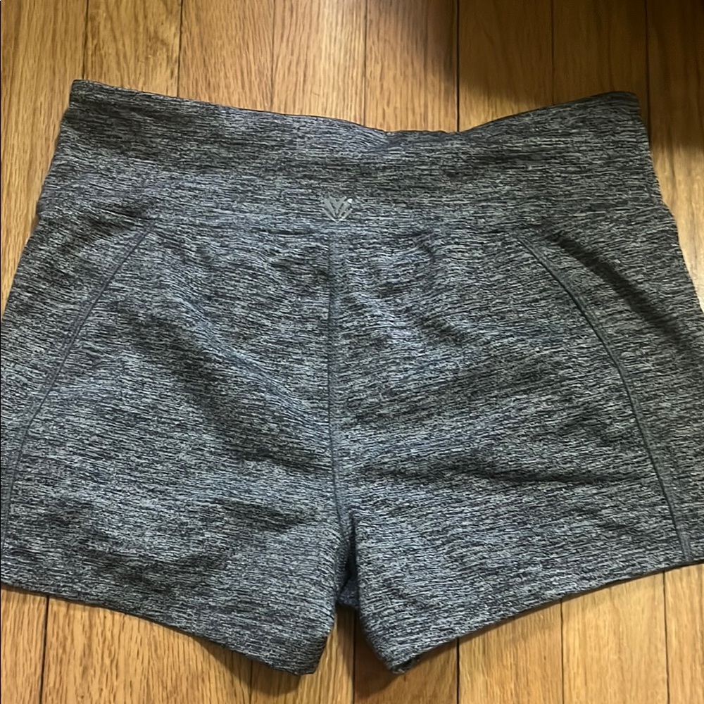 Shorts - Picture 3 of 3